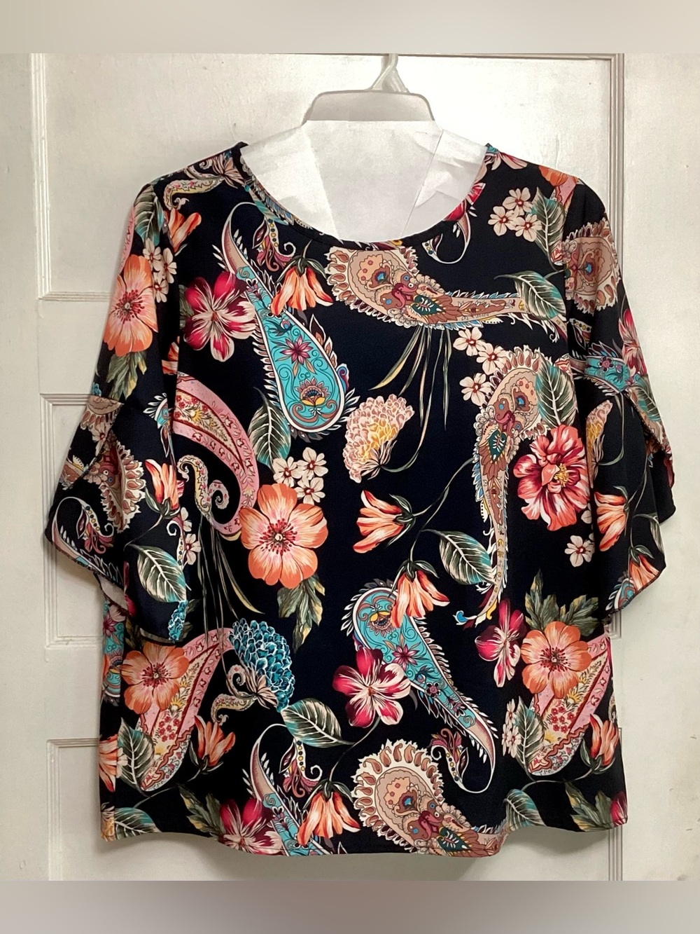 Izuria Floral Paisley Tropical Floral Scoop Neck Women’s Top Blouse Black Coral